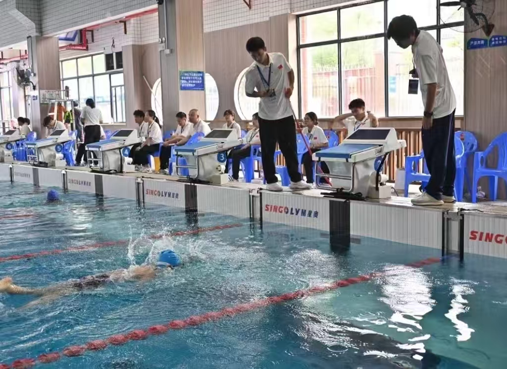 长沙市第十一届活动会青少年游泳角逐